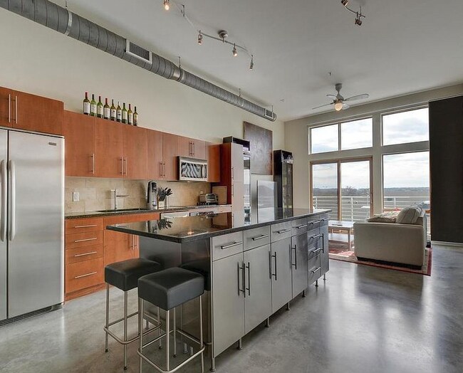 Foto del edificio - 2124 E 6th St