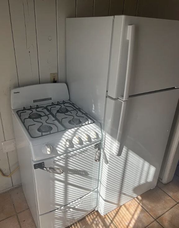 Foto del edificio - 3250 E Water St