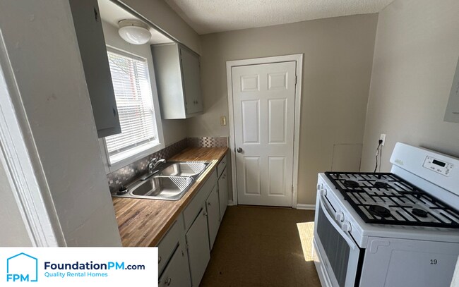 Foto del edificio - 123 Eastview Dr