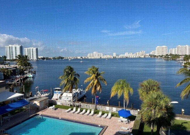 Foto del edificio - 2821 N Miami Beach Blvd