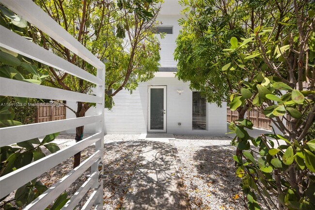 Foto del edificio - 3823 Thomas Ave