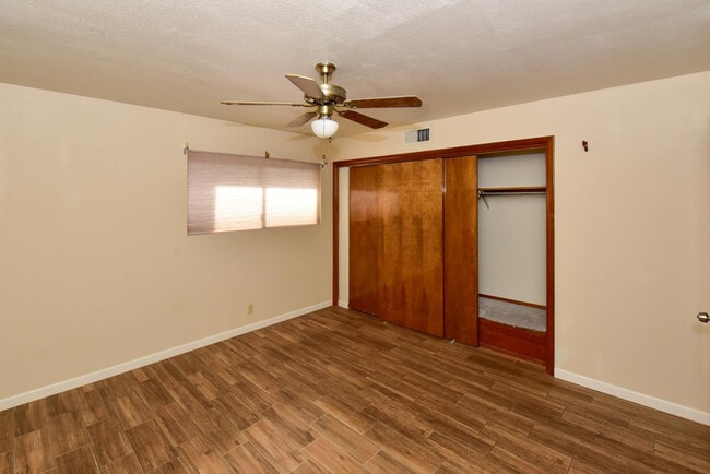 Foto del edificio - 439 E Brown Rd