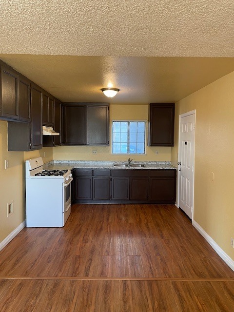 Foto del edificio - 11109 S Broadway