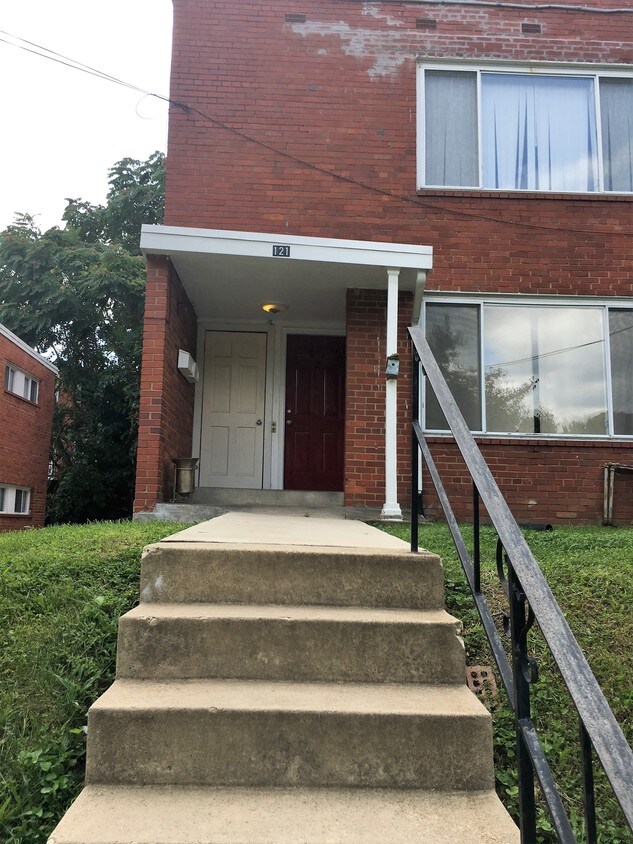 Primary Photo - 121 Webster St NE