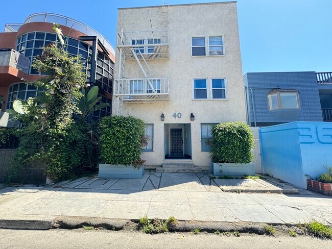 Foto del edificio - 40 Brooks Ave