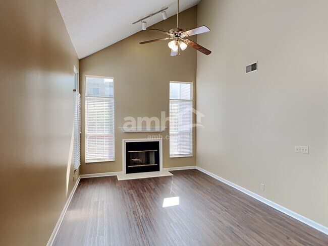 Building Photo - 2011 Lassiter Dr