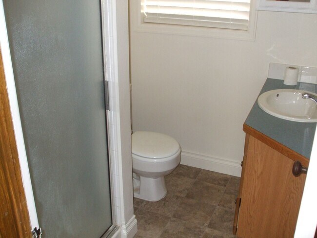 Foto del edificio - Charming 3-Bedroom Near Wash Park – Garage & Private Yard