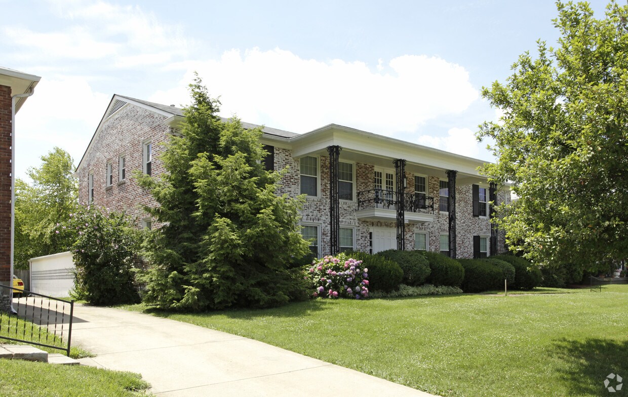 1936 Gardiner Ln, Louisville, KY 40205 Apartments in Louisville, KY