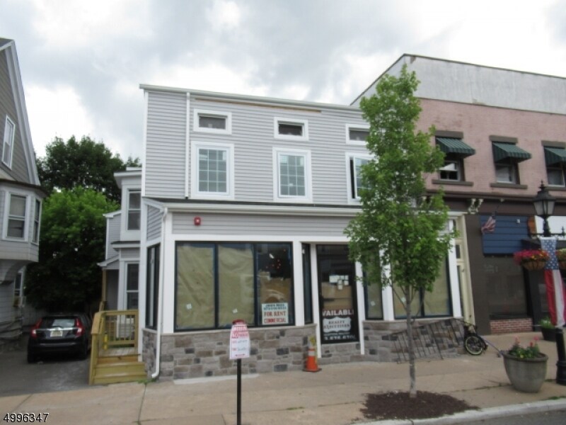 Primary Photo - 121 Main St