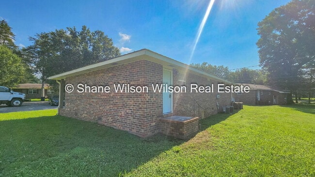 Building Photo - 41 Sherry Ct