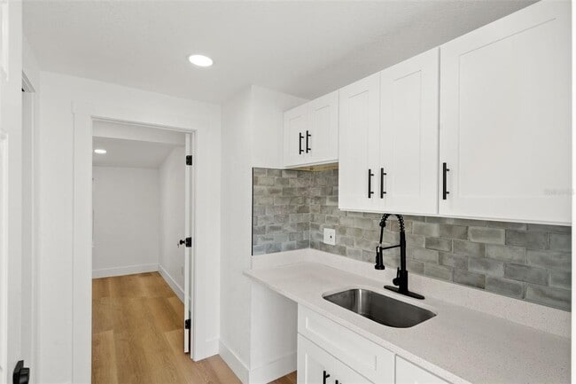 Building Photo - 2008 Oakwood Ave