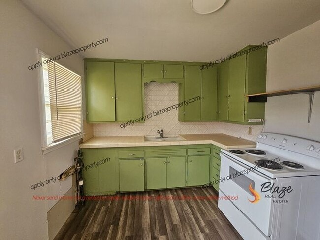 Building Photo - Hamlet Charming