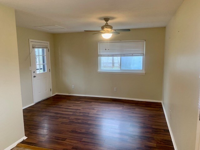 Foto del edificio - 11000 Waycross Ave