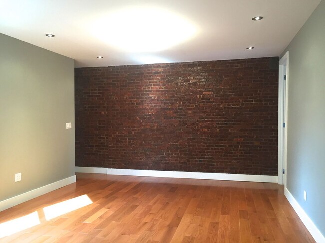 Building Photo - 170 Vermilyea Ave