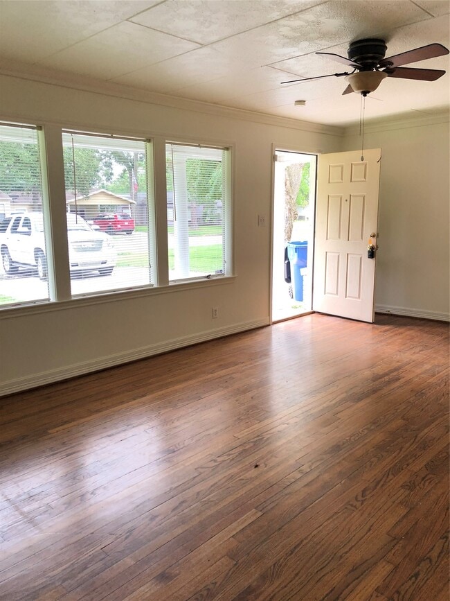 Building Photo - 1113 Miller St