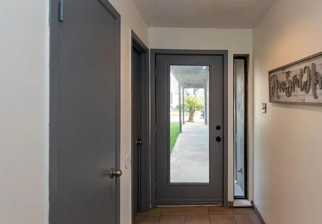 Building Photo - LEXINGTON