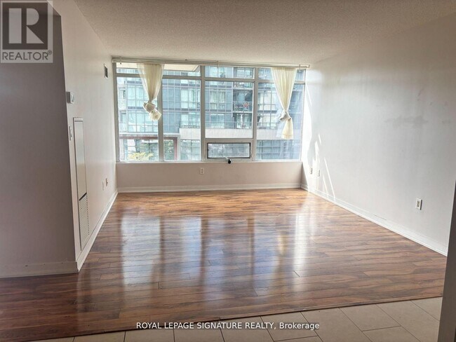 Building Photo - 15 Brunel Ct