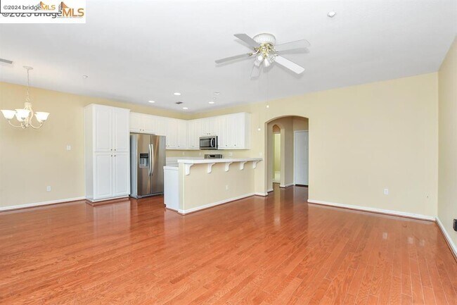 Building Photo - 935 Centennial Dr