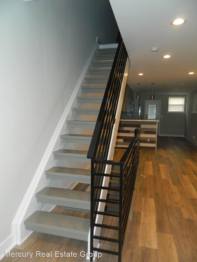 Foto del edificio - 4 br, 2.5 bath House - 1334 W Shunk St