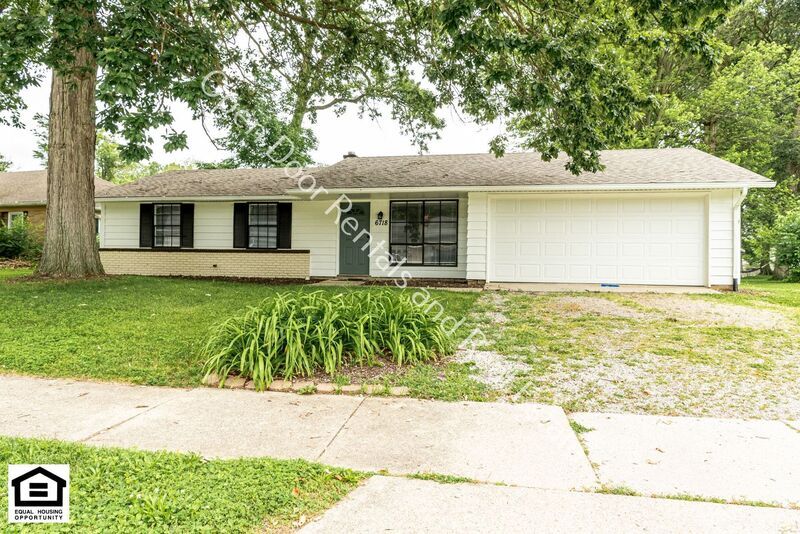 Foto principal - 6718 Raintree Rd