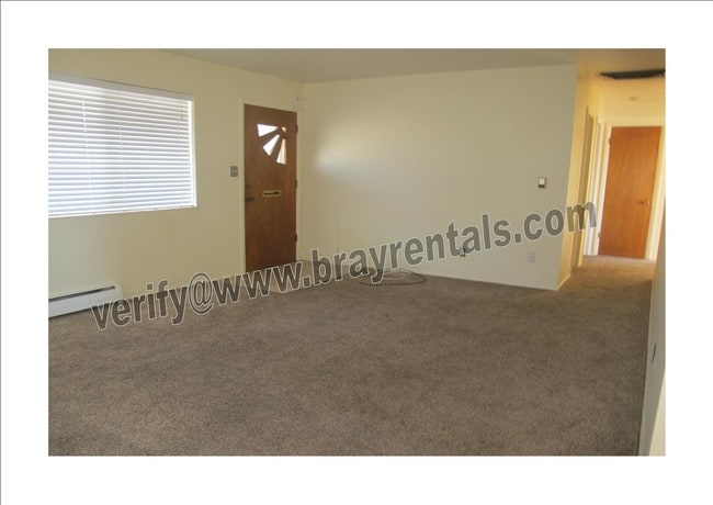 Building Photo - 1447 Kennedy Ave