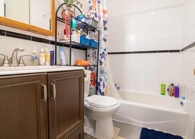 Building Photo - 32 Long Ave