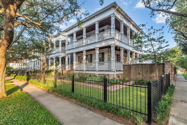 Foto del edificio - 340 W 17th St