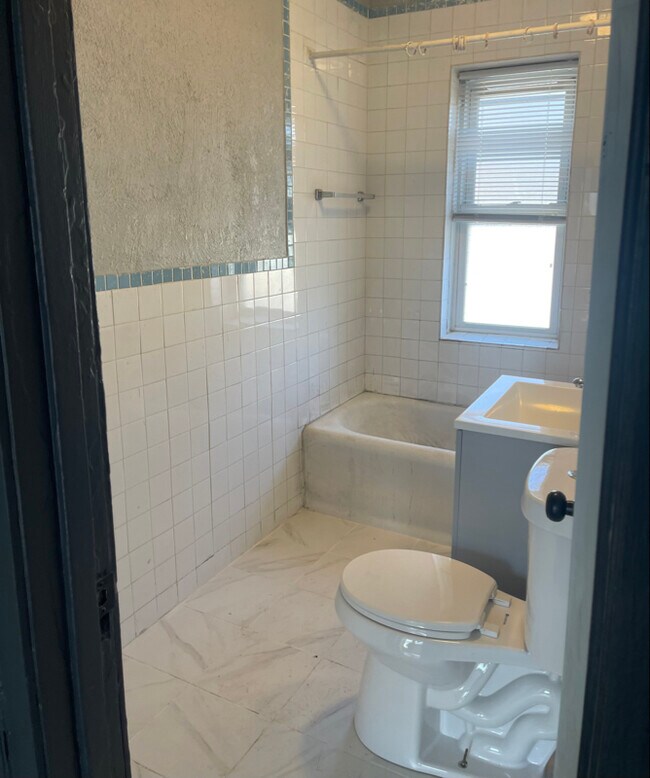 Foto del edificio - 5446 W Huron St