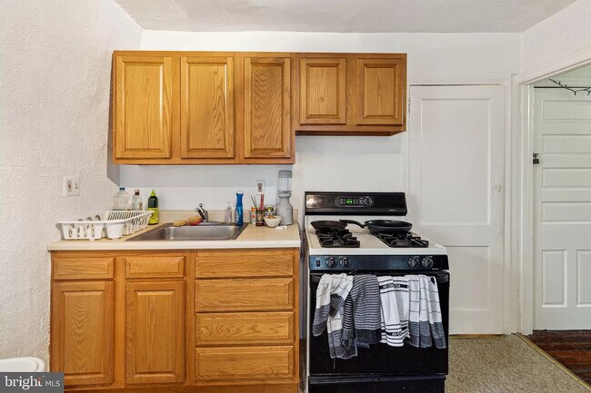 Foto del edificio - 4819 Walton Ave