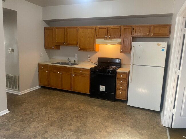 Foto del edificio - 6030A Etzel Avenue