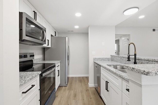 Building Photo - 8 Lyford Key