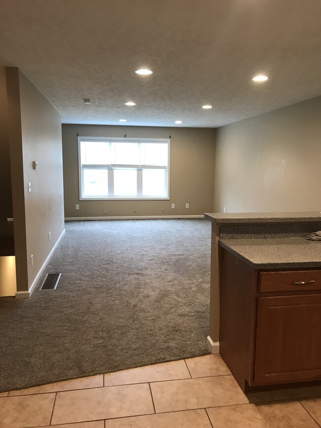 living Room - 524 Broadway Ave