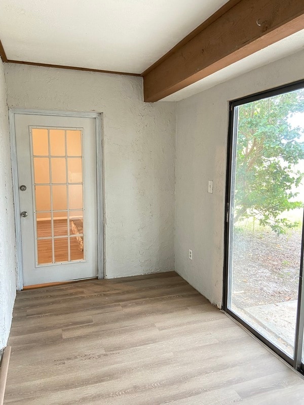 Foto del edificio - 1090 Condor Pl