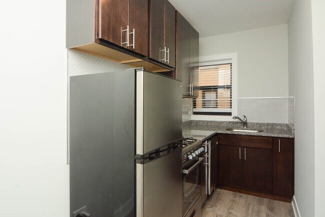 Foto del edificio - 533 W Belden Ave