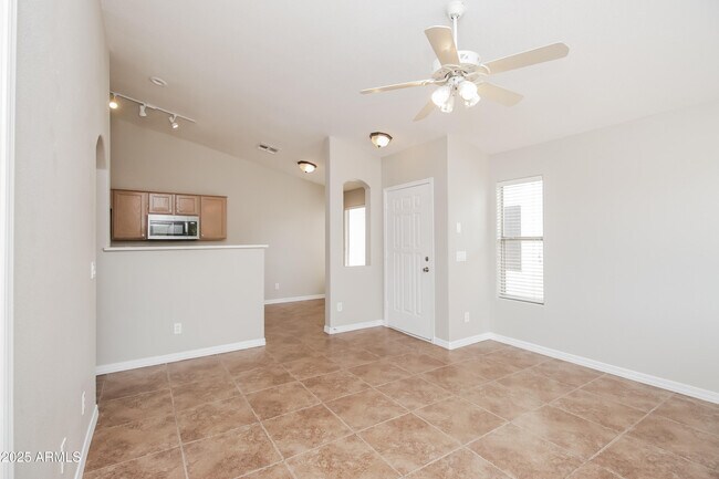 Foto del edificio - 9309 E Osage Ave