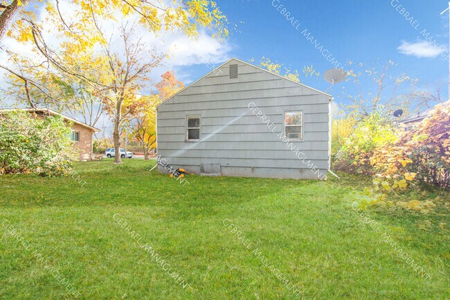 Foto del edificio - 1102 Markham St