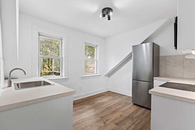 Building Photo - 44 Highwood Terrace