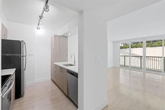 Foto del edificio - 1756 N Bayshore Dr