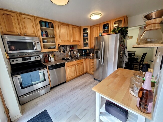 Building Photo - 6450 Wright St