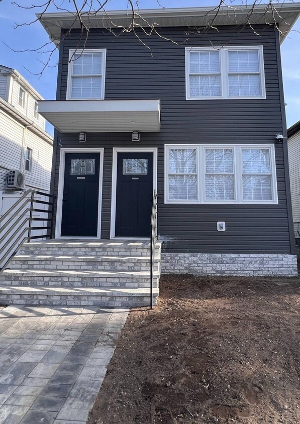 Primary Photo - 209-58 110th Ave