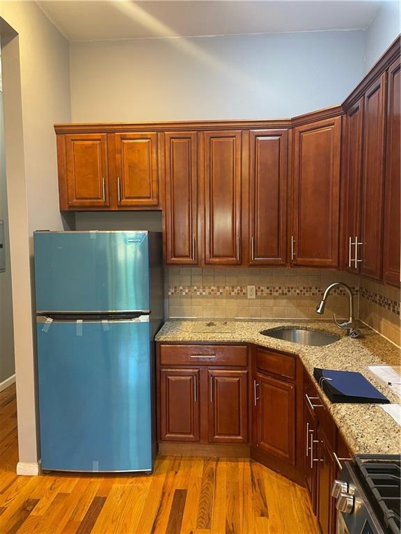 Foto principal - 712 Snediker Ave
