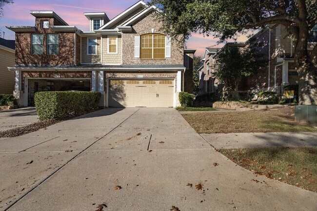 Foto del edificio - 4613 Penelope Ln