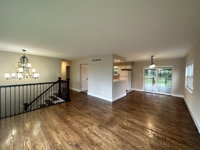 Building Photo - 1691 Twin Oaks Dr