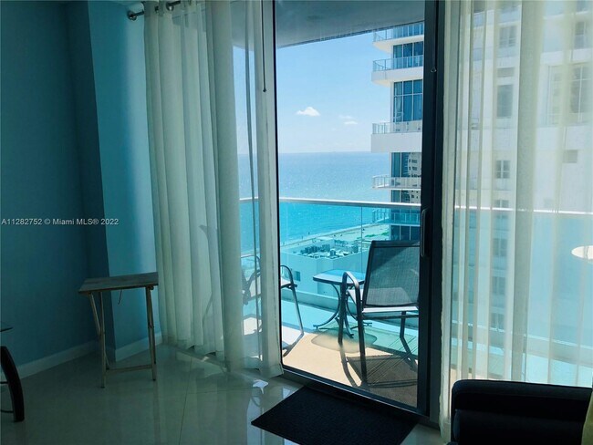 Foto del edificio - 4001 S Ocean Dr