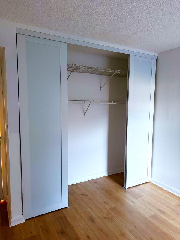 Foto del edificio - 8433 Forest Hills Dr