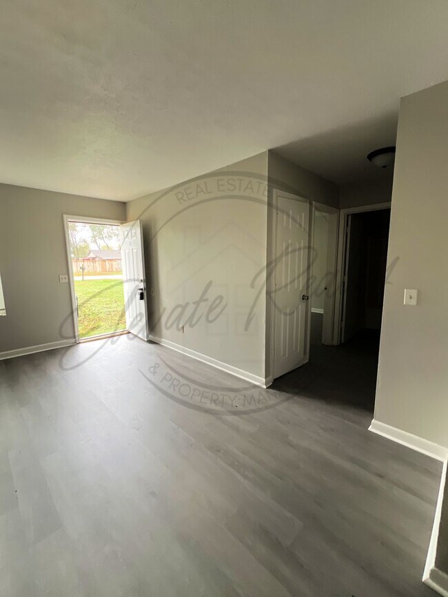 Foto del edificio - On Special: Two Bedroom Ranch Duplex in No...