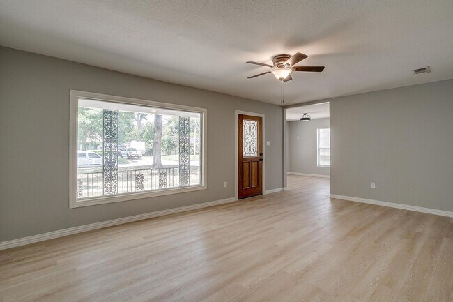 Foto del edificio - Remodeled Beautiful 3 Bed, 2 Bath Home in ...
