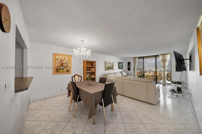 Foto del edificio - 18151 NE 31st Ct