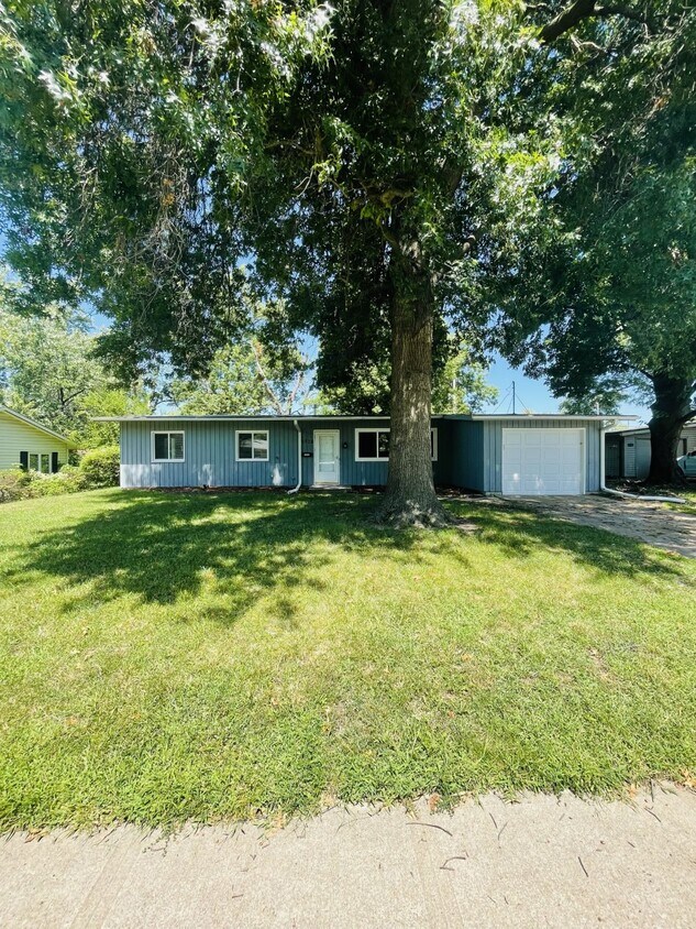 Primary Photo - 5524 SW 18th St