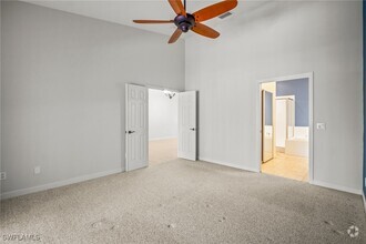 Building Photo - 2055 Cascades Dr